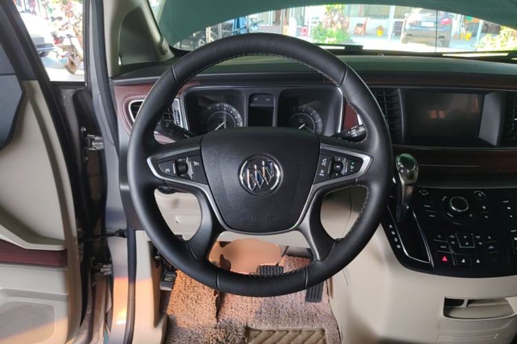 Used Buick GL8 2017 25S Comfort Version China V Standard Steering Wheel