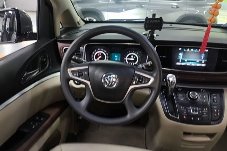Used Buick GL8 2017 25S Comfort Version China V Standard Steering Wheel