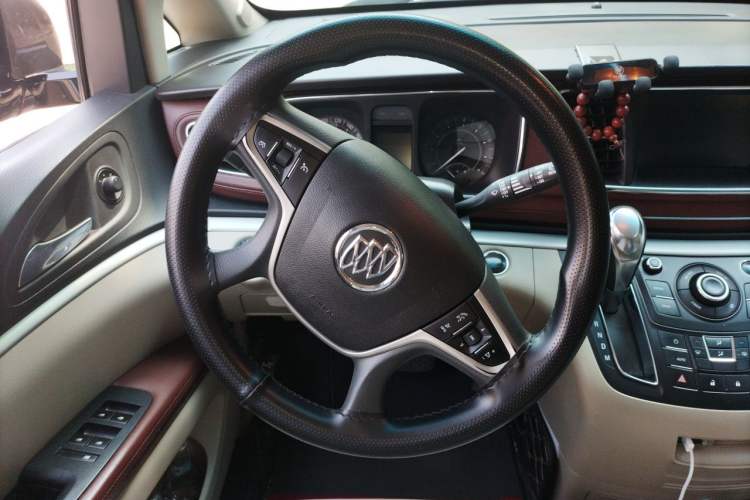 Used Buick GL8 2017 25S Comfort Version China V Standard Steering Wheel