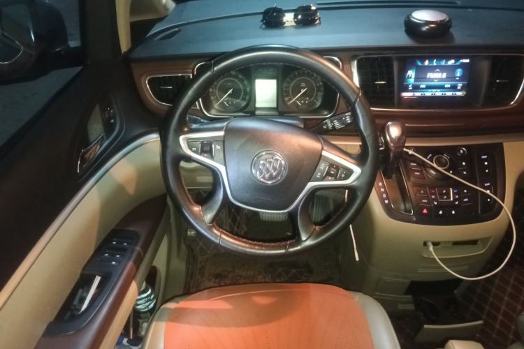 Used Buick GL8 2017 25S Prestige Version China V Standard Steering Wheel