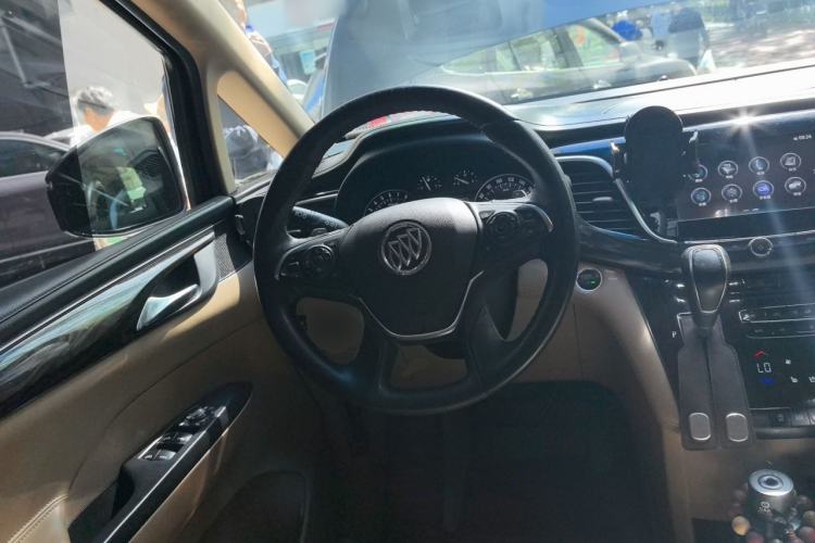 Used Buick GL8 2017 ES 28T Flagship Model China V Standard Steering Wheel