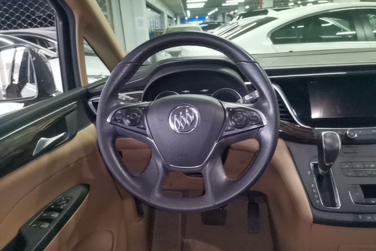 Used Buick GL8 2017 ES 28T Premium Version China V Standard Steering Wheel