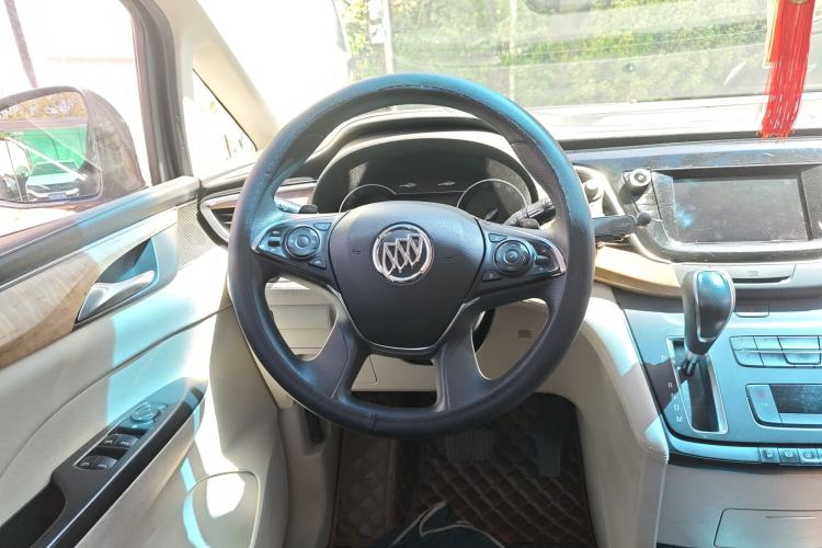 Used Buick GL8 2017 ES 28T Comfort Model China V Standard Steering Wheel