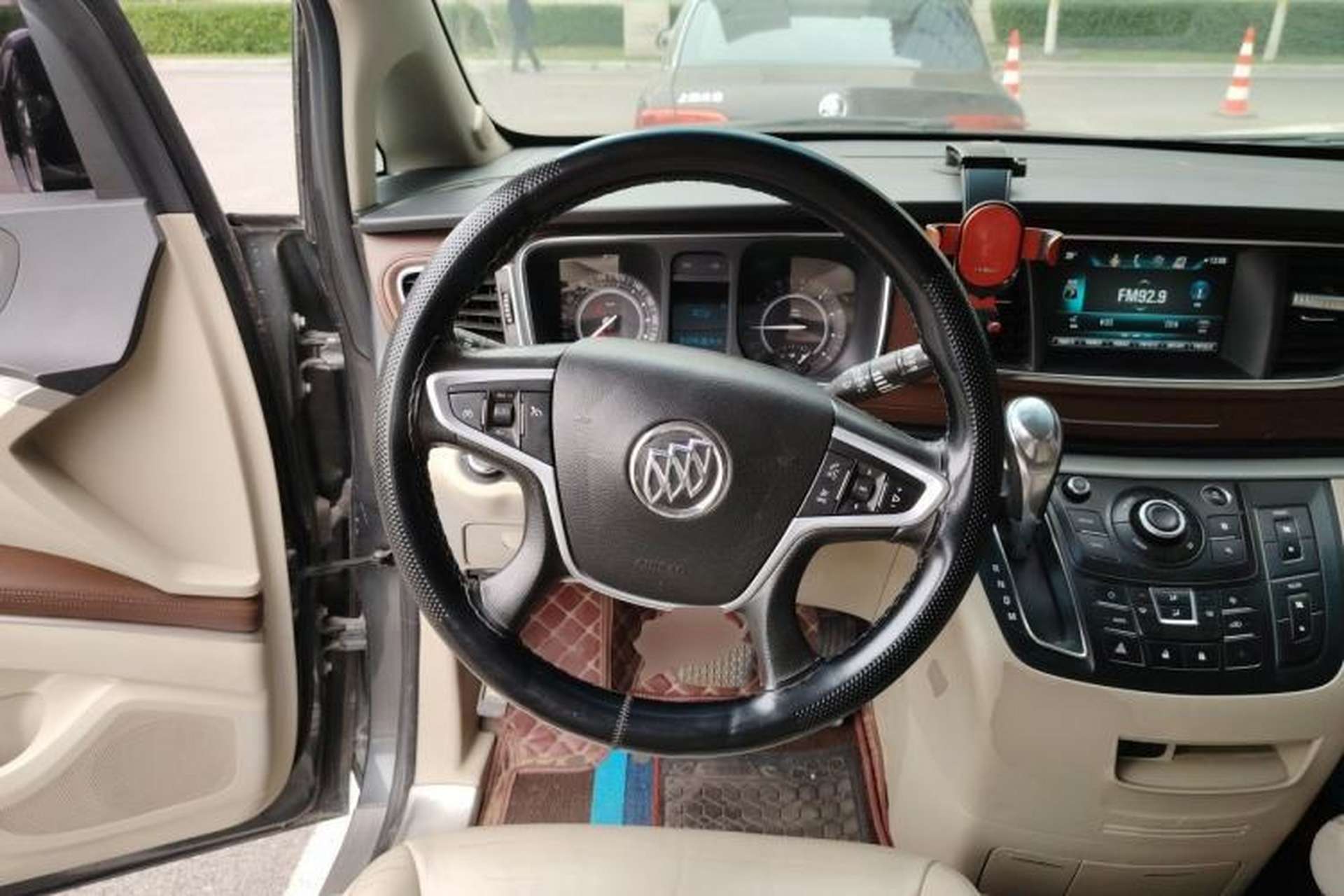 Used Buick GL8 2017 25S Luxury Version China V Standard Steering Wheel
