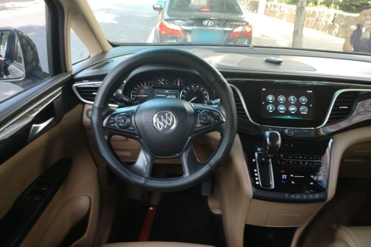 Used Buick GL8 2017 ES 28T Luxury Model China V Standard Steering Wheel