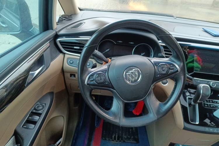 Used Buick GL8 2017 ES 28T Luxury Model China V Standard Steering Wheel