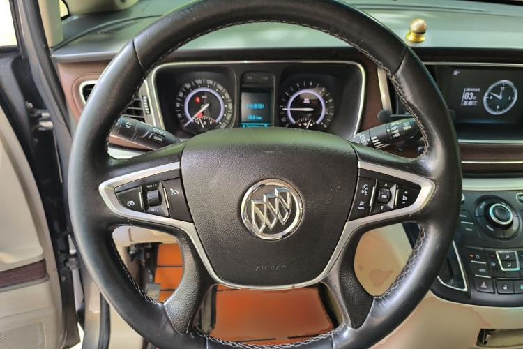 Used Buick GL8 2017 25S Luxury Version China V Standard Steering Wheel