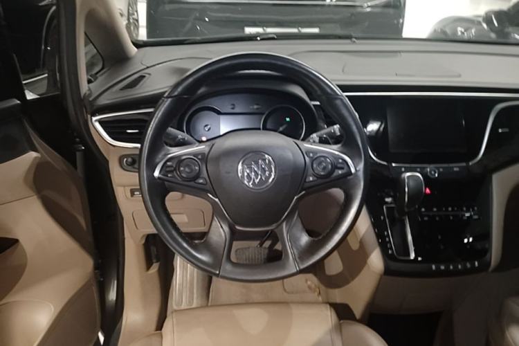 Used Buick GL8 2017 ES 28T Luxury Model China V Standard Steering Wheel