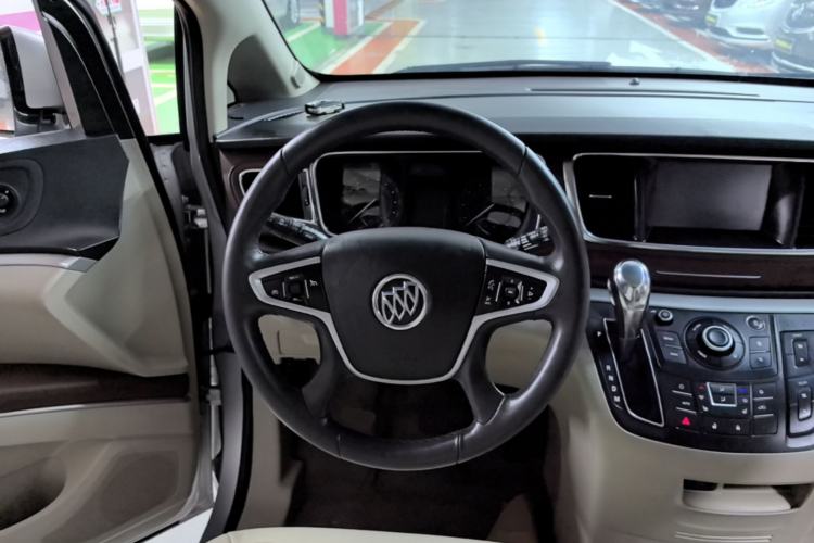 Used Buick GL8 2017 25S Prestige Version China V Standard Steering Wheel