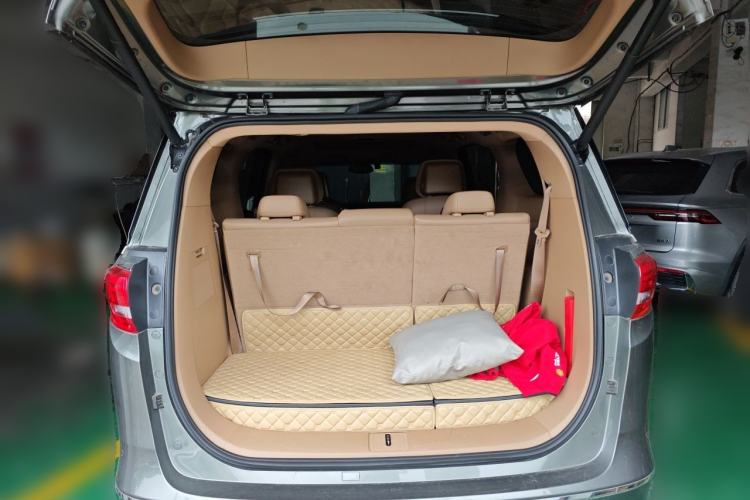 Used Buick GL8 2017 ES 28T Luxury Model China V Standard Trunk