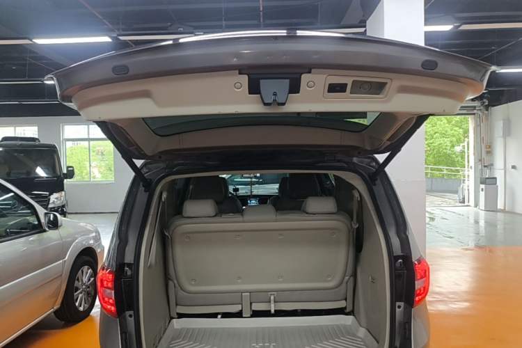 Used Buick GL8 2017 25S Comfort Version China V Standard Trunk