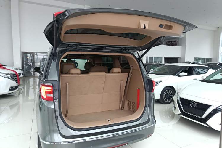 Used Buick GL8 2017 ES 28T Luxury Model China V Standard Trunk
