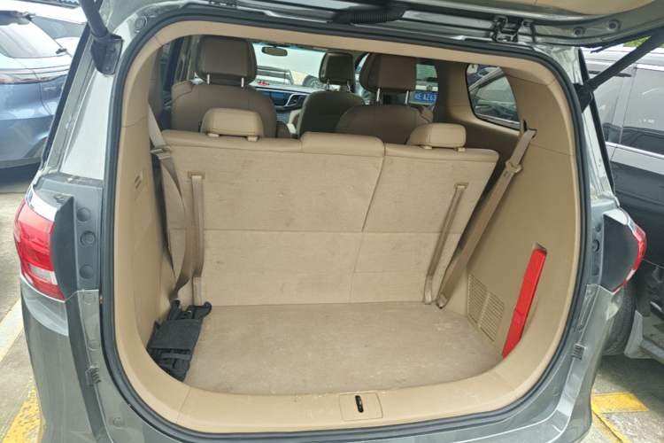 Used Buick GL8 2017 ES 28T Premium Version China V Standard Trunk