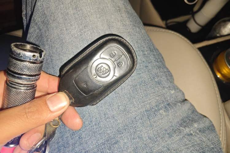 Used Buick GL8 2017 ES 28T Comfort Model China V Standard Vehicle Key