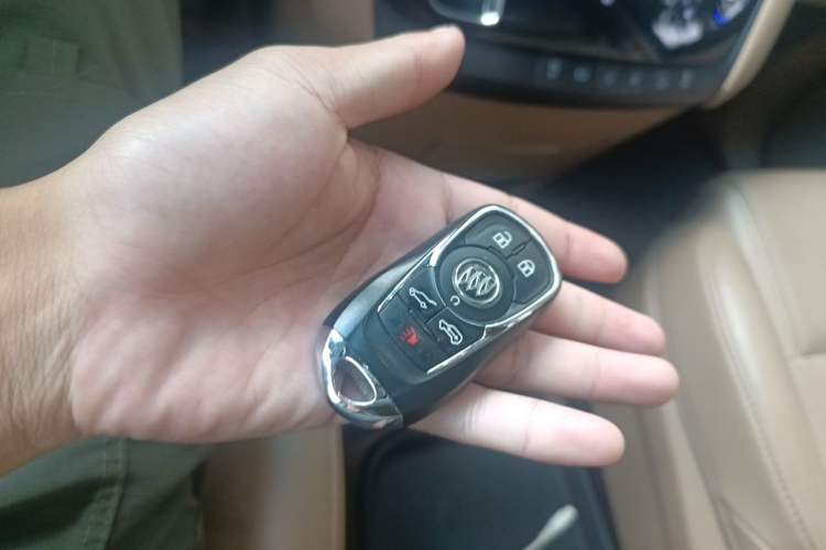 Used Buick GL8 2017 ES 28T Luxury Model China V Standard Vehicle Key