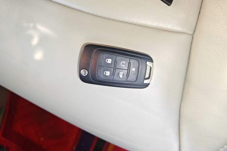 Used Buick GL8 2017 25S Prestige Version China V Standard Vehicle Key