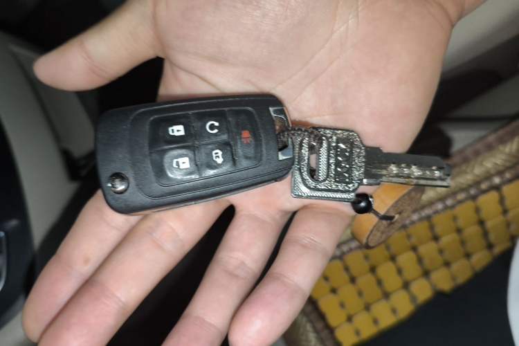 Used Buick GL8 2017 25S Luxury Version China V Standard Vehicle Key