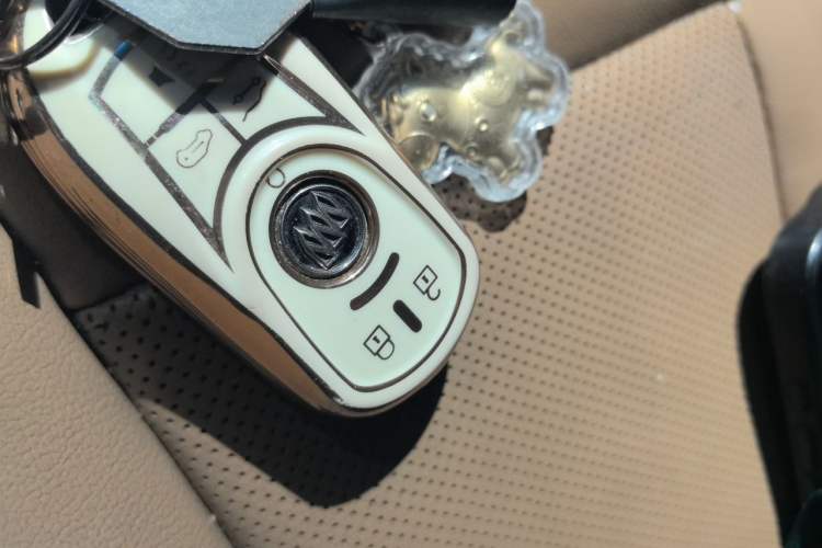 Used Buick GL8 2017 ES 28T Flagship Model China V Standard Vehicle Key