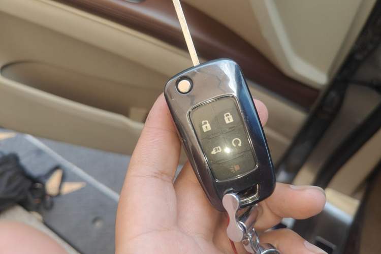 Used Buick GL8 2017 25S Luxury Version China V Standard Vehicle Key