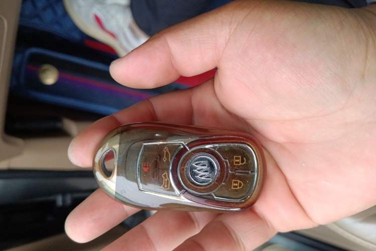 Used Buick GL8 2017 ES 28T Luxury Model China V Standard Vehicle Key