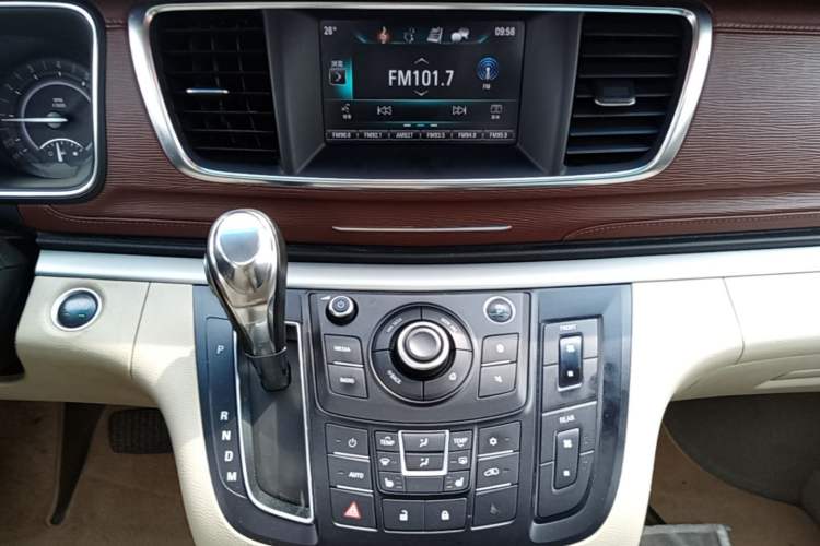 Used Buick GL8 2017 25S Prestige Version China V Standard Audio And AC Panel