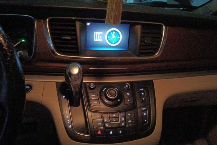 Used Buick GL8 2017 25S Luxury Version China V Standard Audio And AC Panel