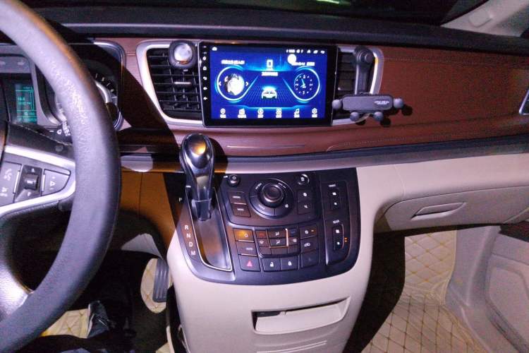 Used Buick GL8 2017 25S Luxury Version China V Standard Audio And AC Panel