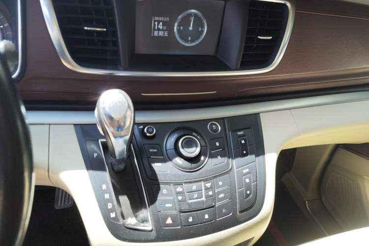 Used Buick GL8 2017 25S Comfort Version China V Standard Audio And AC Panel