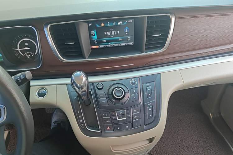 Used Buick GL8 2017 25S Comfort Version China V Standard Audio And AC Panel