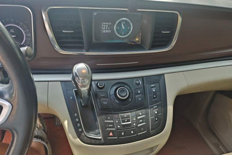 Used Buick GL8 2017 25S Prestige Version China V Standard Audio And AC Panel