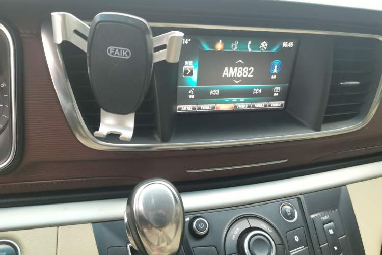 Used Buick GL8 2017 25S Luxury Version China V Standard Audio And AC Panel
