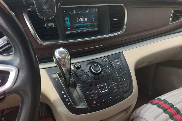 Used Buick GL8 2017 25S Luxury Version China V Standard Audio And AC Panel