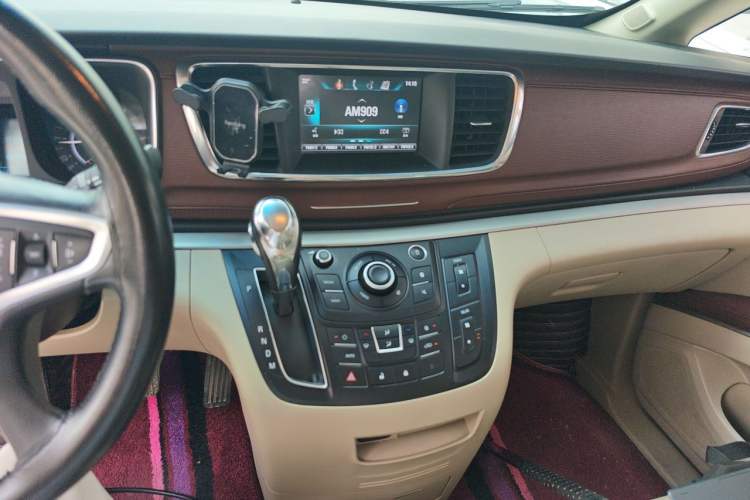 Used Buick GL8 2017 25S Luxury Version China V Standard Audio And AC Panel