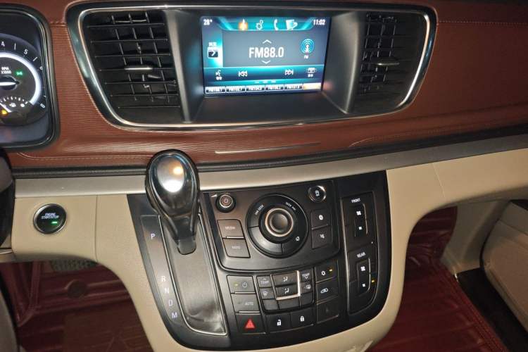 Used Buick GL8 2017 25S Luxury Version China V Standard Audio And AC Panel
