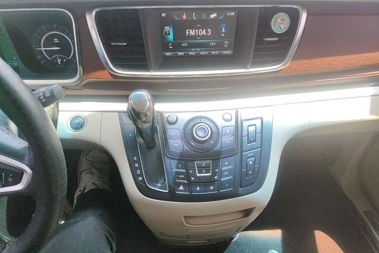 Used Buick GL8 2017 25S Luxury Version China V Standard Audio And AC Panel