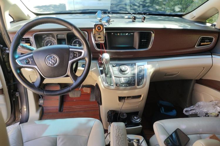 Used Buick GL8 2017 25S Prestige Version China V Standard Center Console