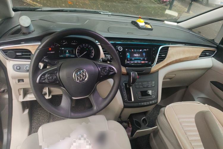 Used Buick GL8 2017 ES 28T Comfort Model China V Standard Center Console