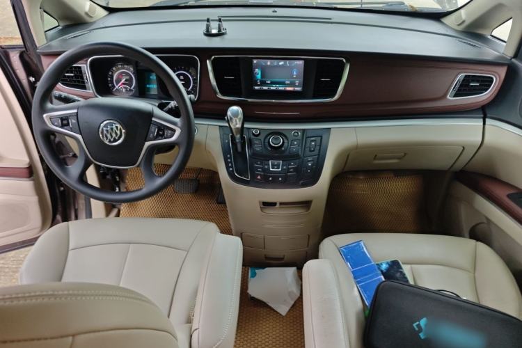 Used Buick GL8 2017 25S Comfort Version China V Standard Center Console