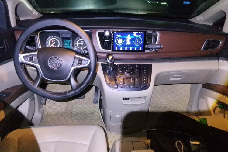 Used Buick GL8 2017 25S Luxury Version China V Standard Center Console