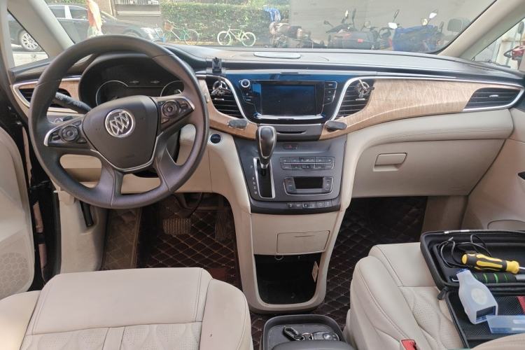 Used Buick GL8 2017 ES 28T Luxury Model China V Standard Center Console