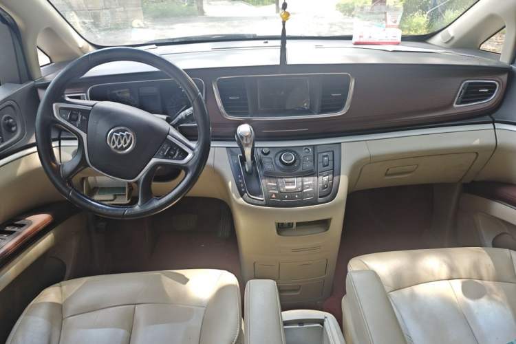 Used Buick GL8 2017 25S Prestige Version China V Standard Center Console