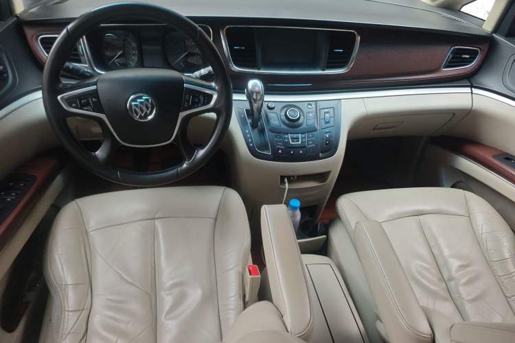 Used Buick GL8 2017 25S Luxury Version China V Standard Center Console