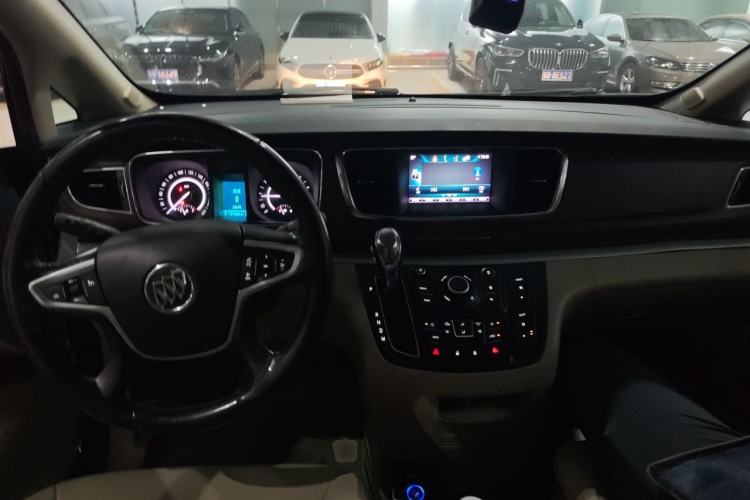 Used Buick GL8 2017 25S Comfort Version China V Standard Center Console