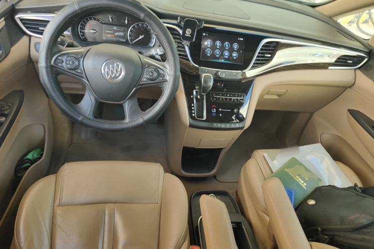 Used Buick GL8 2017 ES 28T Luxury Model China V Standard Center Console
