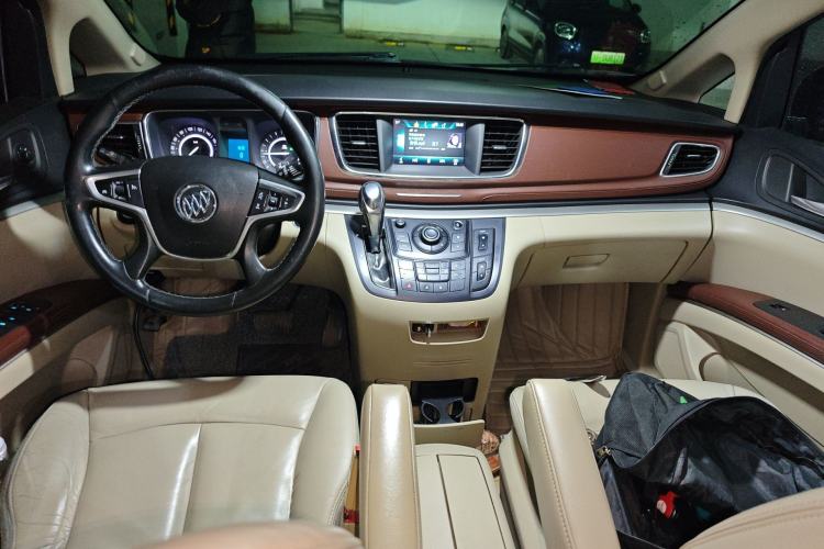 Used Buick GL8 2017 25S Luxury Version China V Standard Center Console