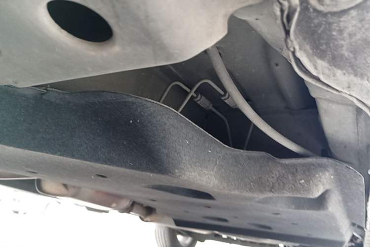 Used Buick GL8 2017 25S Prestige Version China V Standard Chassis Front Left