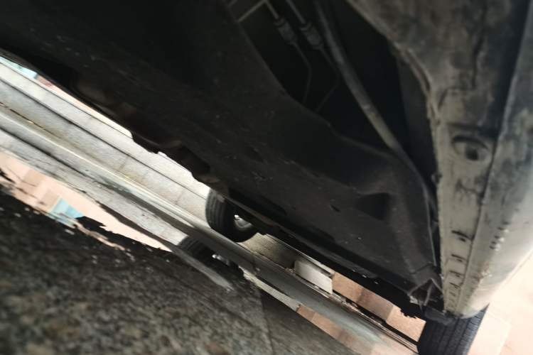 Used Buick GL8 2017 25S Luxury Version China V Standard Chassis Front Left