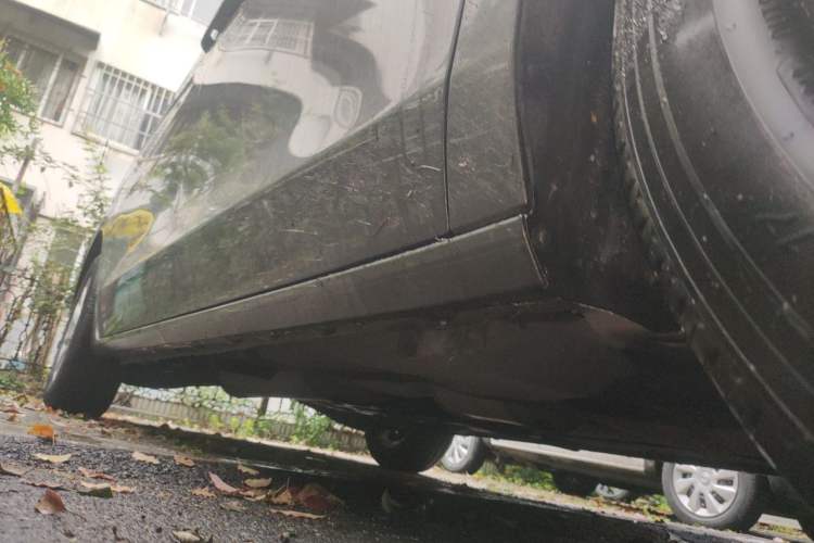 Used Buick GL8 2017 ES 28T Comfort Model China V Standard Chassis Front Right