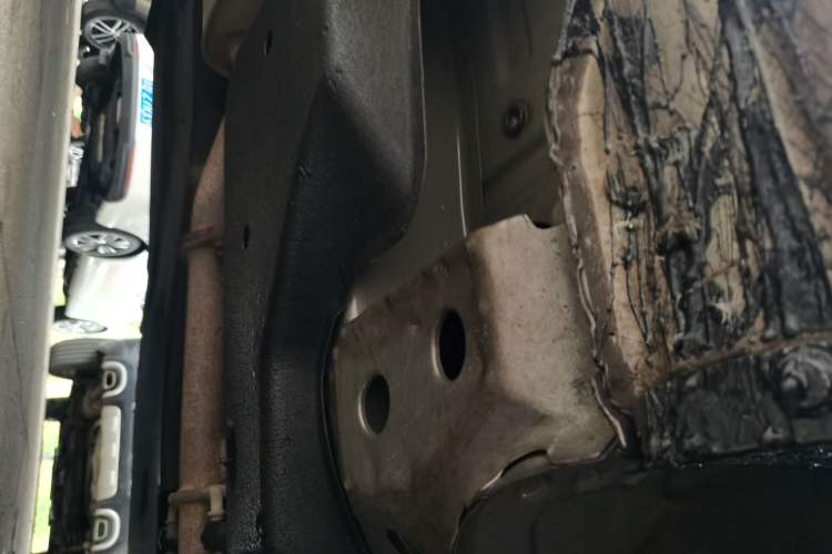 Used Buick GL8 2017 25S Luxury Version China V Standard Chassis Front Right