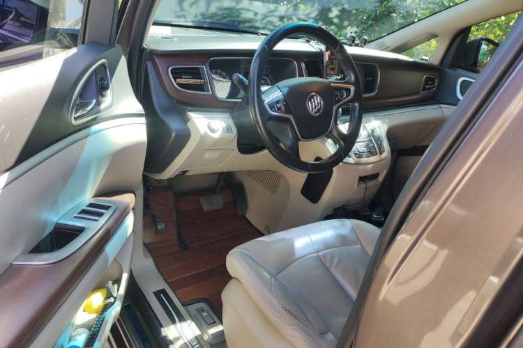 Used Buick GL8 2017 25S Prestige Version China V Standard Driver Seat